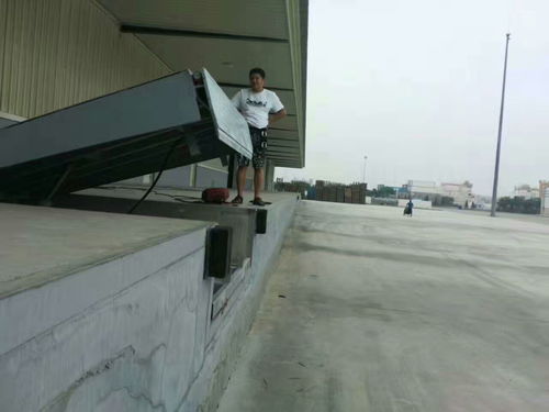 【啟運(yùn)銷售電動(dòng)登車橋貨車裝車平臺(tái)倉儲(chǔ)升降機(jī)榆林市液壓式登車橋】- 